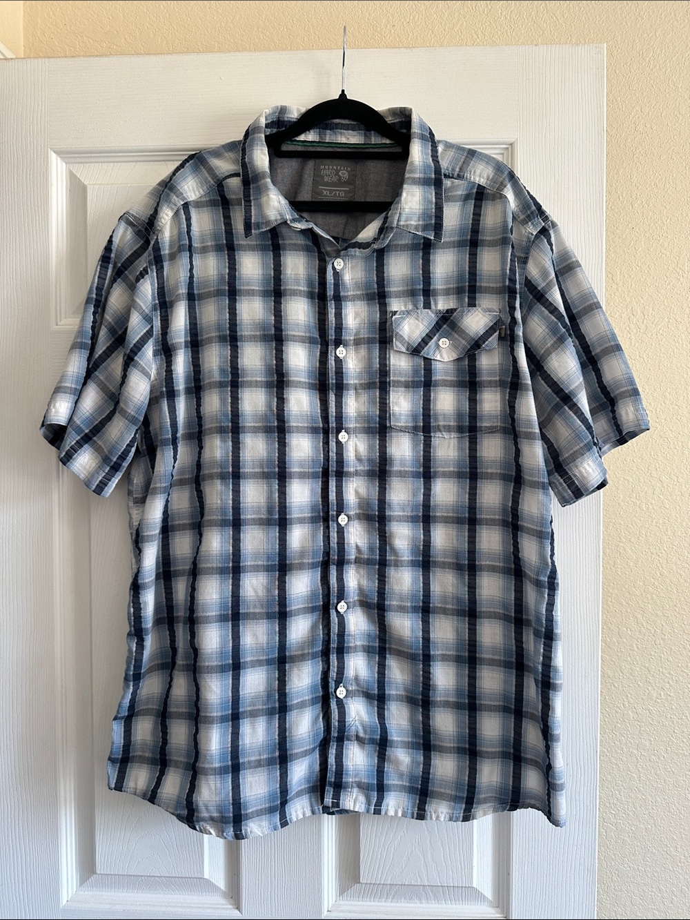 Men's MountainHardwear  Short Sleeve Blue Plaid Button-Up Shirt
